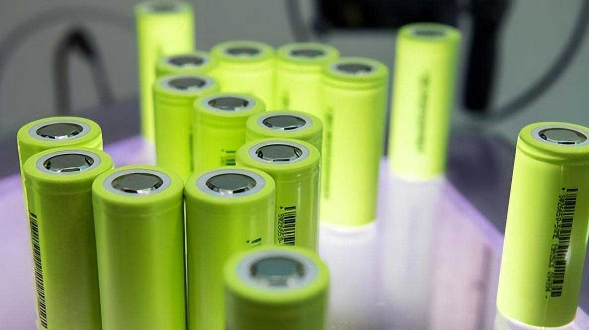 The Importance of Environmental Temperature and Humidity Control for Lithium Battery Production